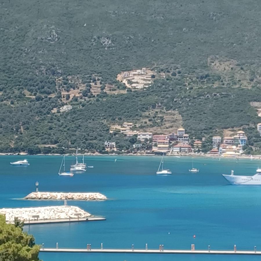 Nikos Apartments And Penthouse Apartmán *
